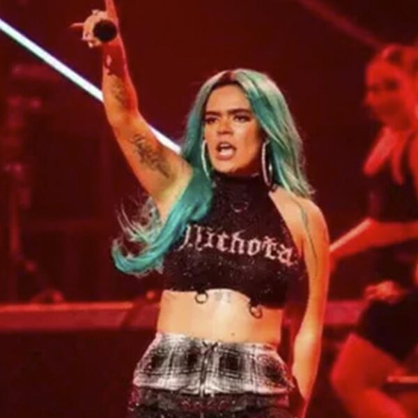 "Gasean" a fanáticos de la reguetonera Karol G