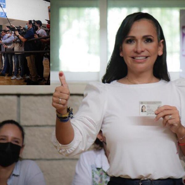 Laura Fernández ejerce su derecho al voto en un ambiente de fiesta