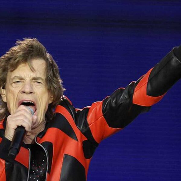 Mick Jagger cancela shows tras dar positivo a Covid-19