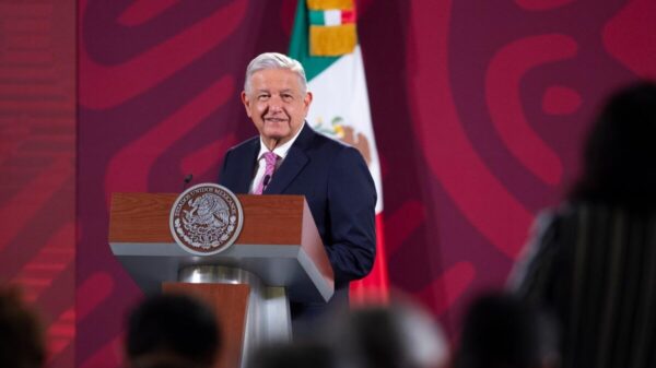 “¡Alito, aguanta, el pueblo se levanta!”; llama AMLO a panistas “ingratos”