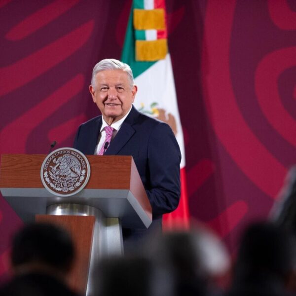 “¡Alito, aguanta, el pueblo se levanta!”; llama AMLO a panistas “ingratos”