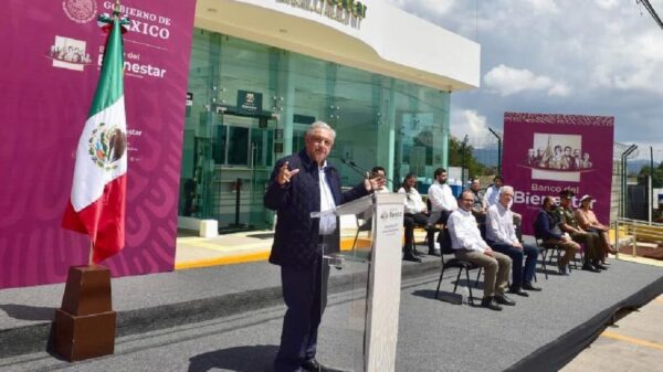 Piden mexiquenses a AMLO reelegirse seis años más