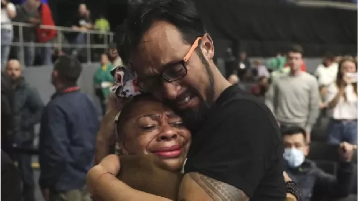 El pueblo de Colombia se desbordó en alegría la noche de ayer tras el triunfo electoral de Gustavo Petro; viene lo más difícil, la construcción de un futuro promisorio para los hermanos colombianos.