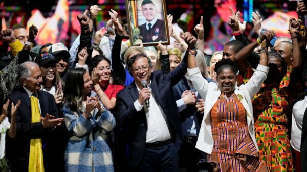 Gustavo Petro es el nuevo presidente en Colombia