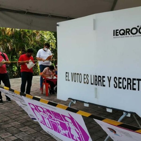 Quintanarroenses acuden hoy a las urnas para elegir gobernador y diputados locales.