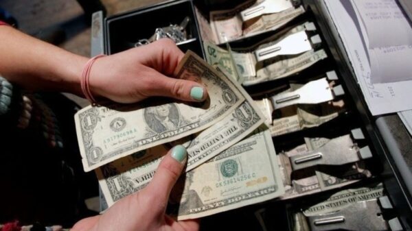 Remesas suben 16.6% en abril; ingresan 4 mil 718 mdd: BdeM