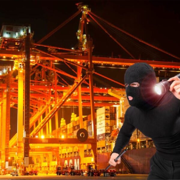 Roban 20 contenedores con oro, plata y aparatos electrónicos en Manzanillo