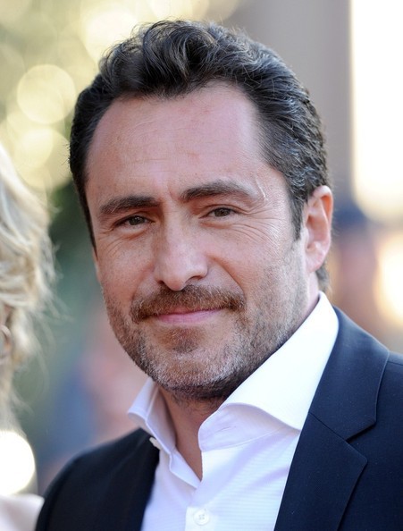 Salma Hayek y Demián Bichir protagonizan película dirigida por Angelina Jolie