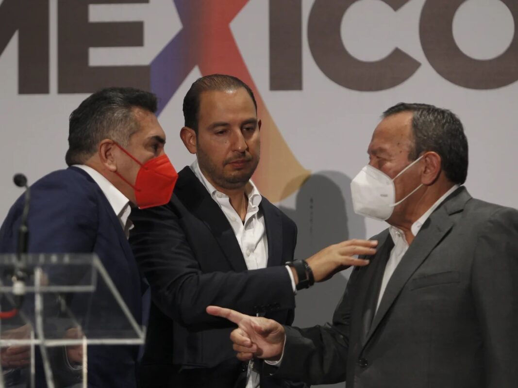 Una alianza que nació muerta, pero que sus tutores se niegan a aceptar, ahora con uno de sus miembros con olor a muerto; en la imagen una "pequeña discusión" sobre el por qué no se concretó su alianza en dos estados.