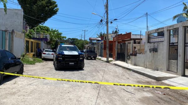 Intentan ejecutar a pariente de policía en la Región 236 de Cancún.