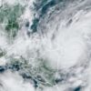 El potencial ciclón tropical 2 se ubica al sureste del mar Caribe.
