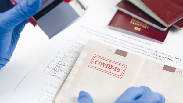 Eliminará EU requisito de prueba Covid-19 a viajeros vía aérea.