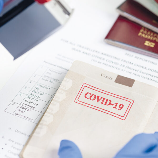 Eliminará EU requisito de prueba Covid-19 a viajeros vía aérea.