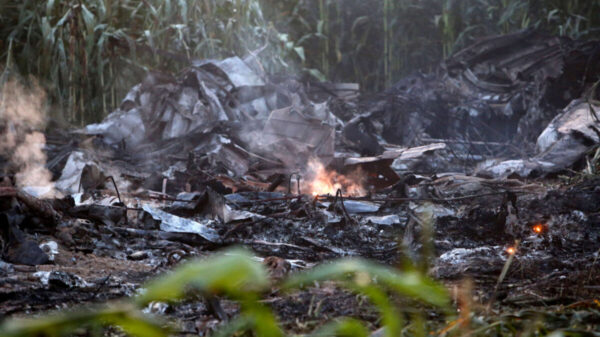 Mueren 8 al estrellarse avión ucraniano en Grecia (VIDEO).