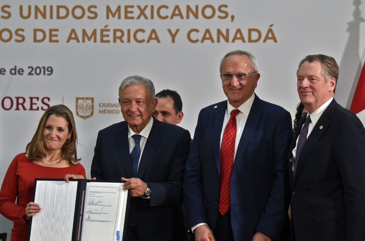 Acuerdos del T-MEC renegociados y firmados por los tres países en 2019.
