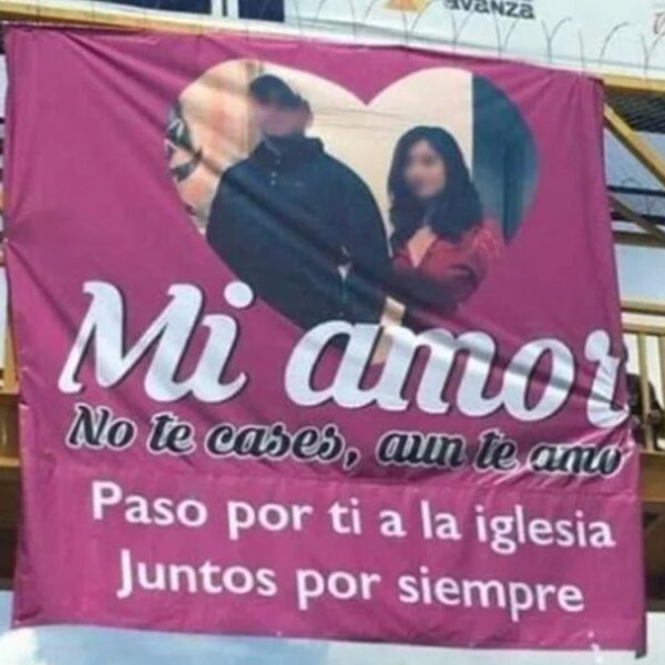 VIRAL: Con mensaje en puente le pide a su ex no casarse.