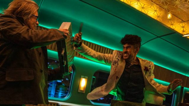 Brad Pitt sorprende usando falda durante el estreno de Bullet Train