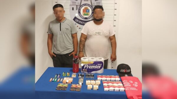 Caen en Cancún asaltantes de tiendas de conveniencia.