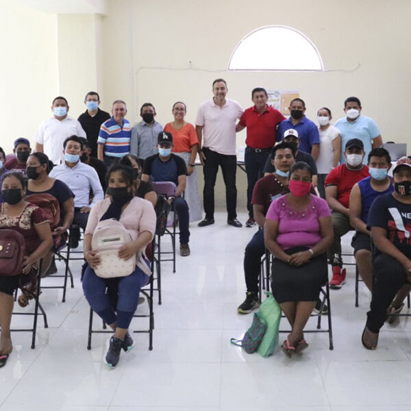 Concreta AGEPRO la regularización y titulación de predios en Maya Balam