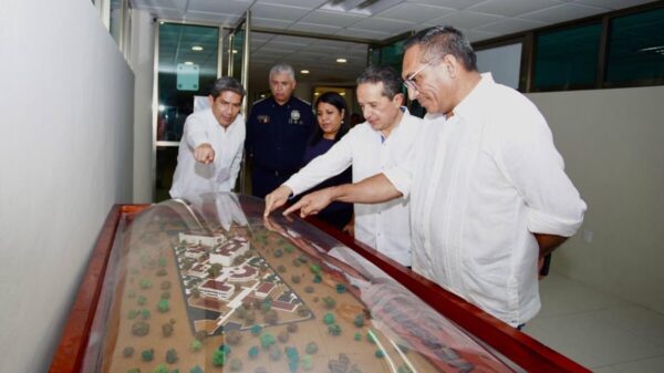 El gobernador Carlos Joaquín constató la modernización de la Universidad Politécnica de Cancún