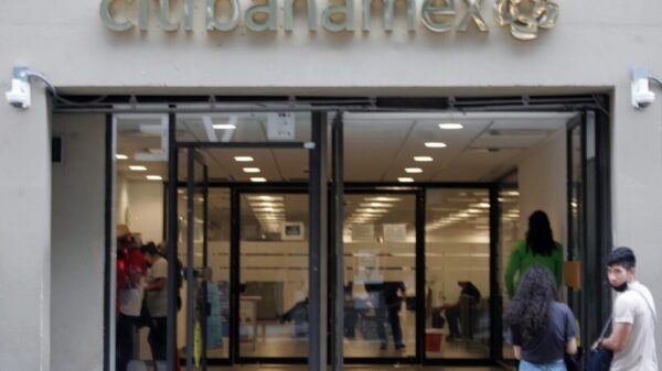 Santander se baja del proceso de compra de Citibanamex