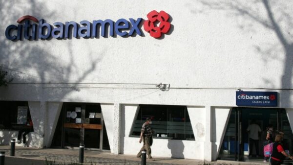 “Aventajan Banorte y Santander para la compra de Citibanamex”