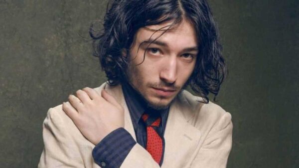 Denuncian a Ezra Miller por intentar asfixiar a una joven