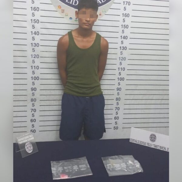 Detienen a ‘tirador’ en la alcaldía de Puerto Aventuras.