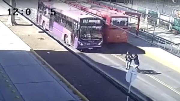 Joven intenta ser héroe, pero falla terriblemente