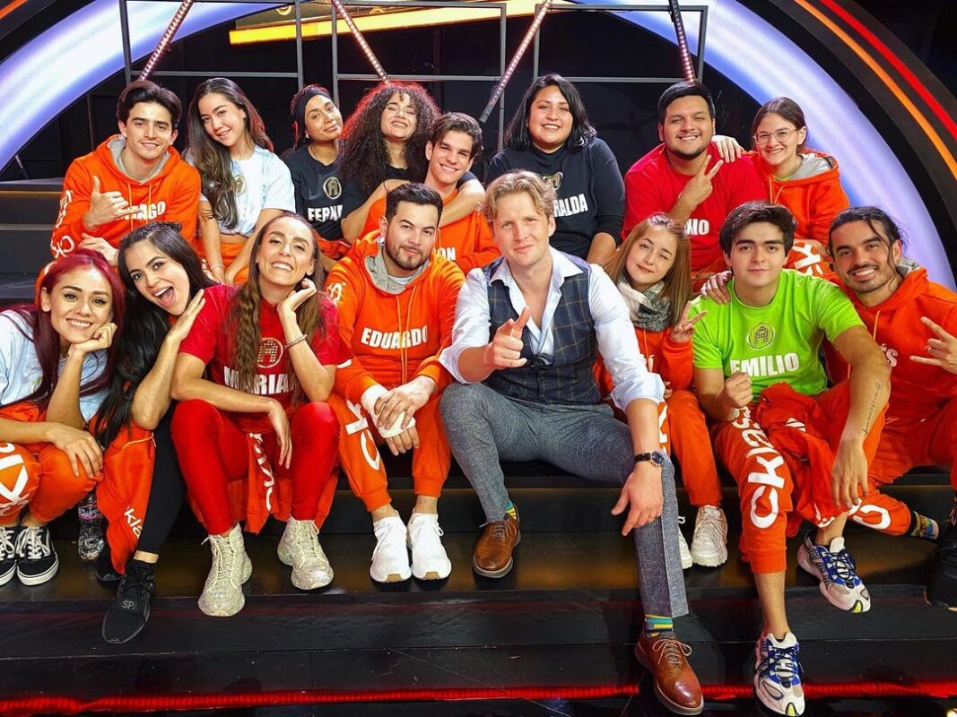 Hospitalizan a todos los estudiantes de "La Academia: 20 años"