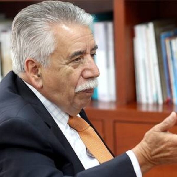 Por corrupción, echan a titular y 6 más de Consejo de Salubridad