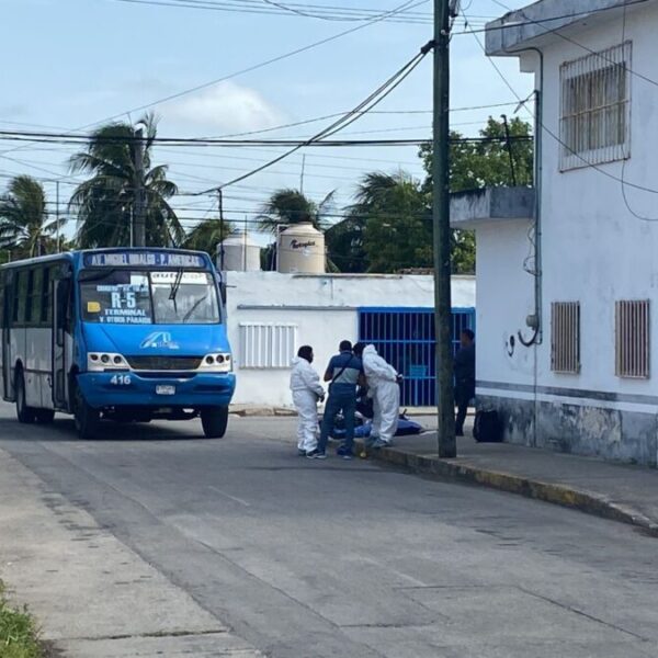 Muere motociclista en un choque en la Supermanzana 66 de Cancún (VIDEO).