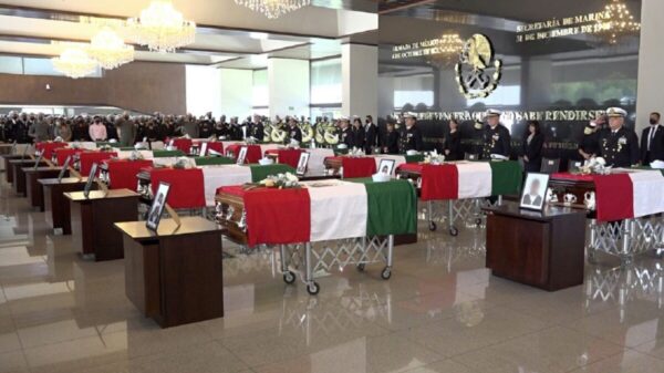 Homenaje del Gobierno a los 14 marinos fallecidos en Sinaloa