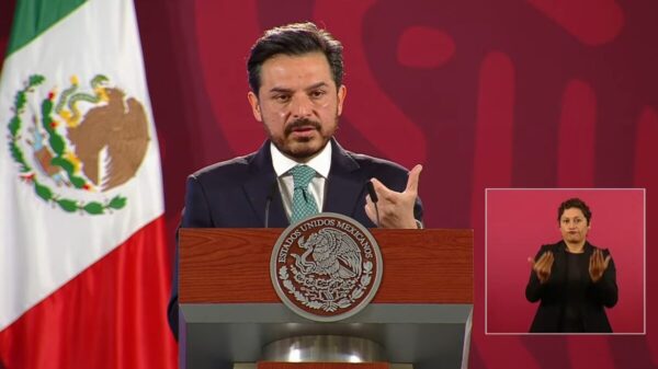 Convocan a médicos especialistas; ofrecen más de 10 mil vacantes