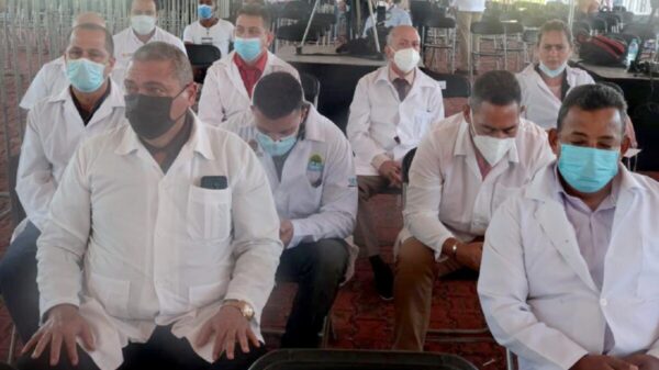 “Médicos cubanos ganarán lo mismo que mexicanos”