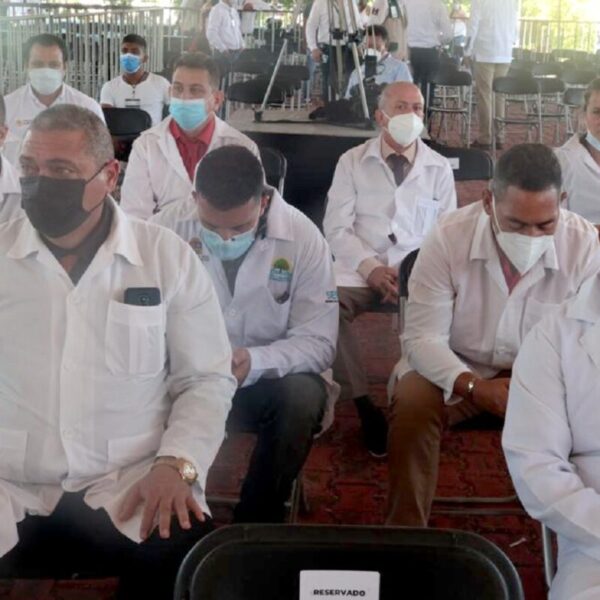 “Médicos cubanos ganarán lo mismo que mexicanos”