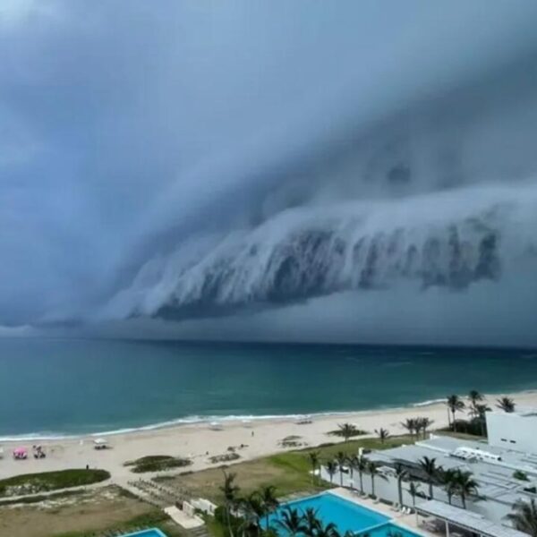 Pared de nubes aterroriza a turistas en Tamaulipas