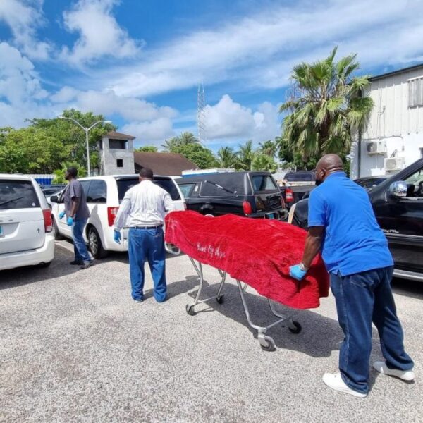 Naufragio en Bahamas deja 17 inmigrantes haitianos muertos.