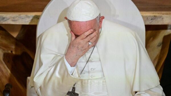 Papa Francisco no descarta renunciar; un “genocidio” contra indígenas