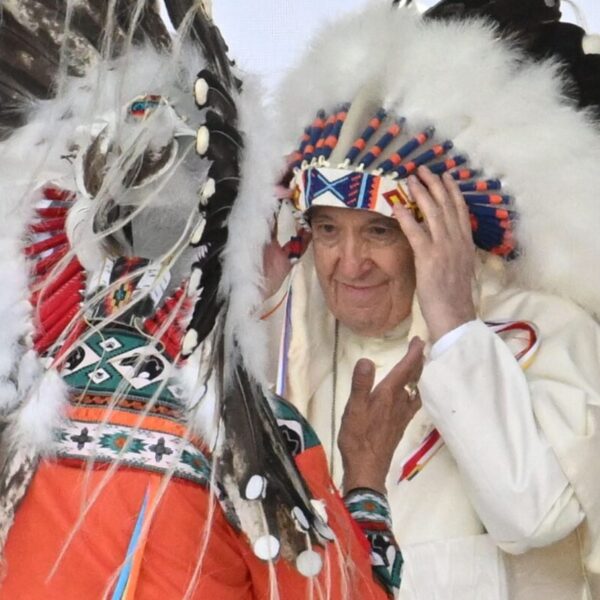 Papa Francisco pide perdón a indígenas de Canadá