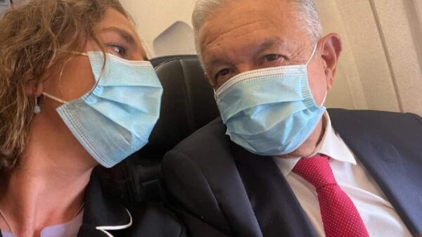 Vuela AMLO rumbo a EU a reunión con Biden; migración tema central