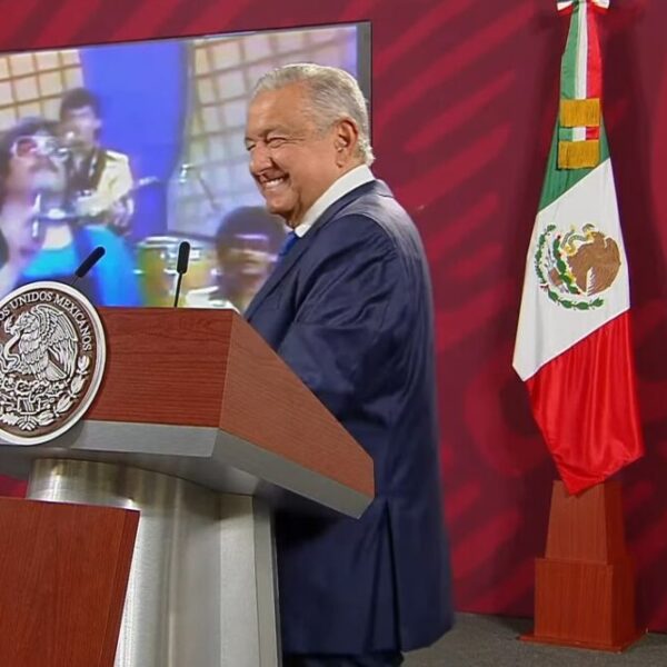 Chico Ché, suena en Palacio: “Uy, qué miedo, mira cómo estoy temblando”