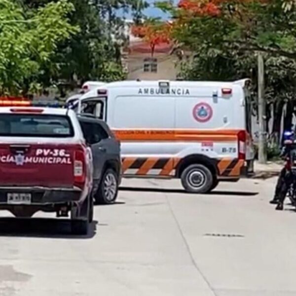 Atacan a cuchilladas a periodista durante robo en Puerto Vallarta