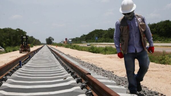 Requiere juez copia del decreto que reactiva el Tren Maya