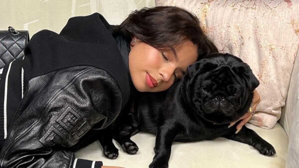 VIDEO: Perrito de Ángela Aguilar se mete al escenario y se roba el show