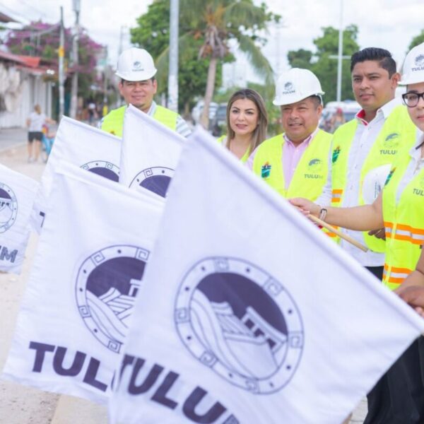 Marciano Dzul da banderazo a transformación de la avenida Tulum.