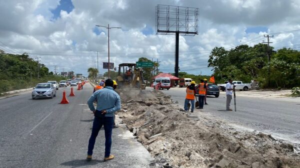 Comienzan trabajos para la remodelación del bulevar Colosio en Cancún.