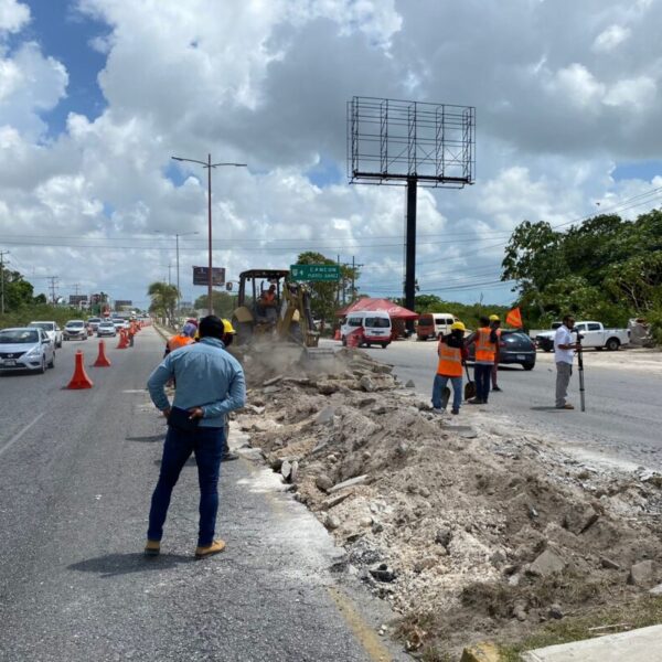 Comienzan trabajos para la remodelación del bulevar Colosio en Cancún.