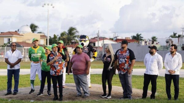 El gobernador Carlos Joaquín entregó la obra de rehabilitación del campo de béisbol “Javier Rojo Gómez” en Cozumel