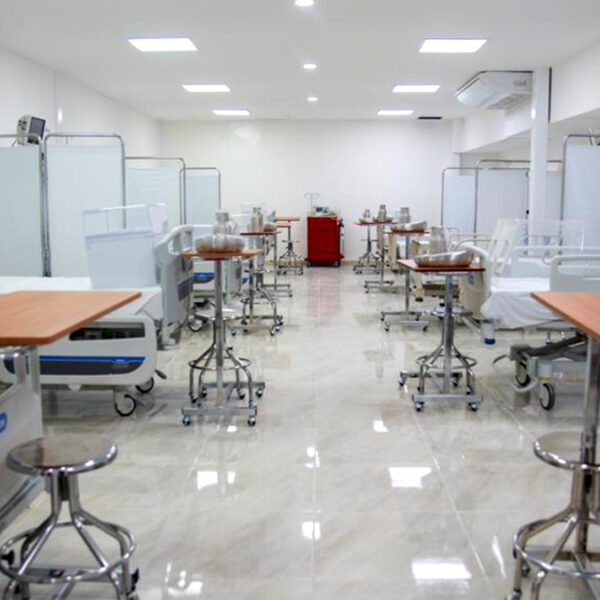 Con Carlos Joaquín, en salud pública se promovieron mejoras en infraestructura, equipamiento y recurso humano